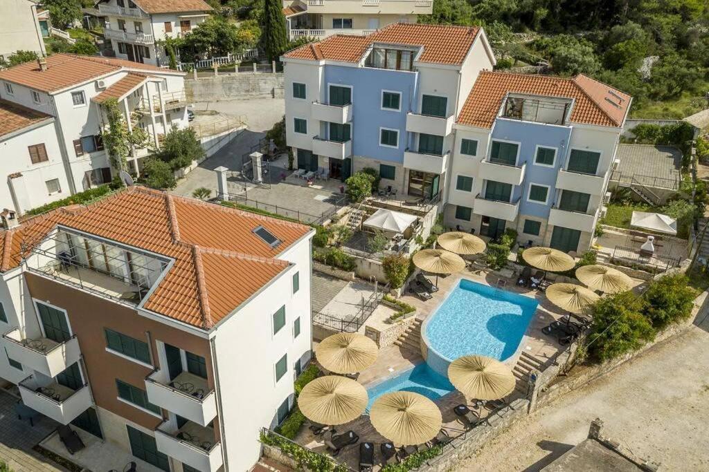 Seaesta Apartment Pool And Beach Slatine Kültér fotó